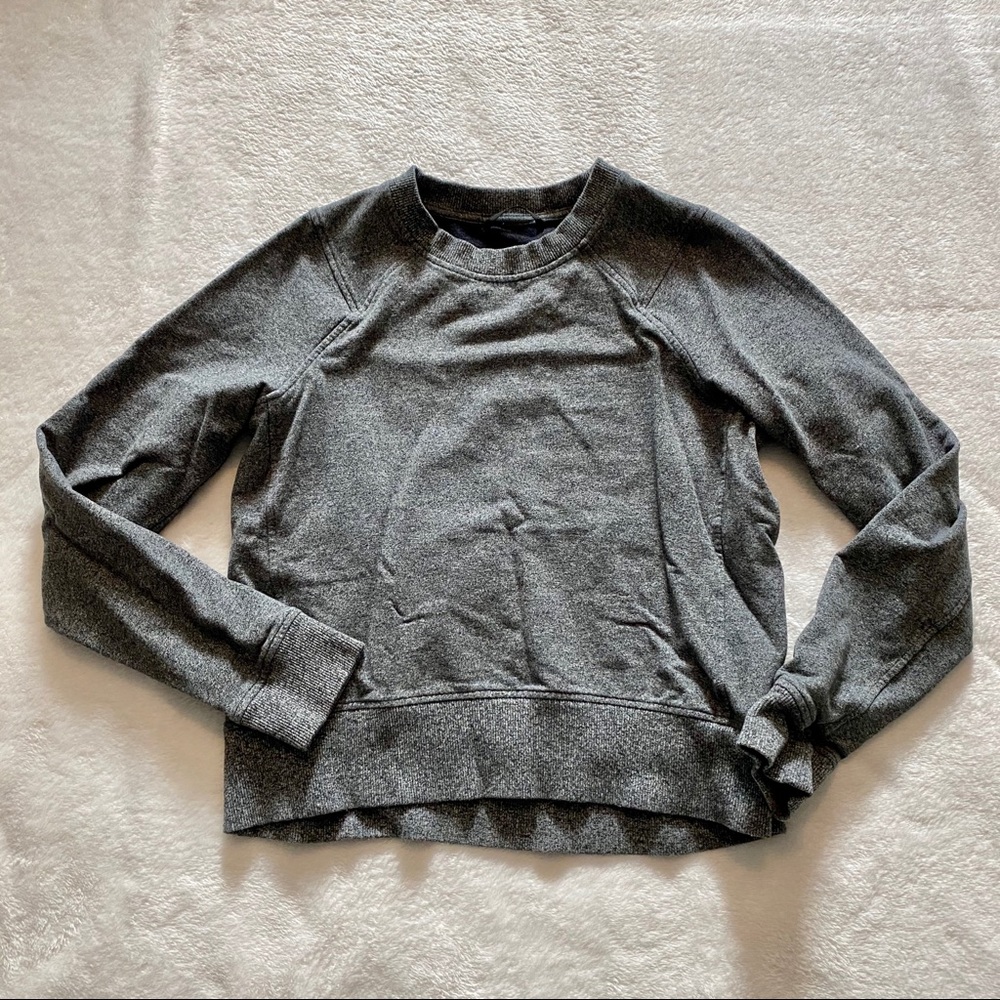 Stretchy Lululemon Pullover Sweatshirt size 6